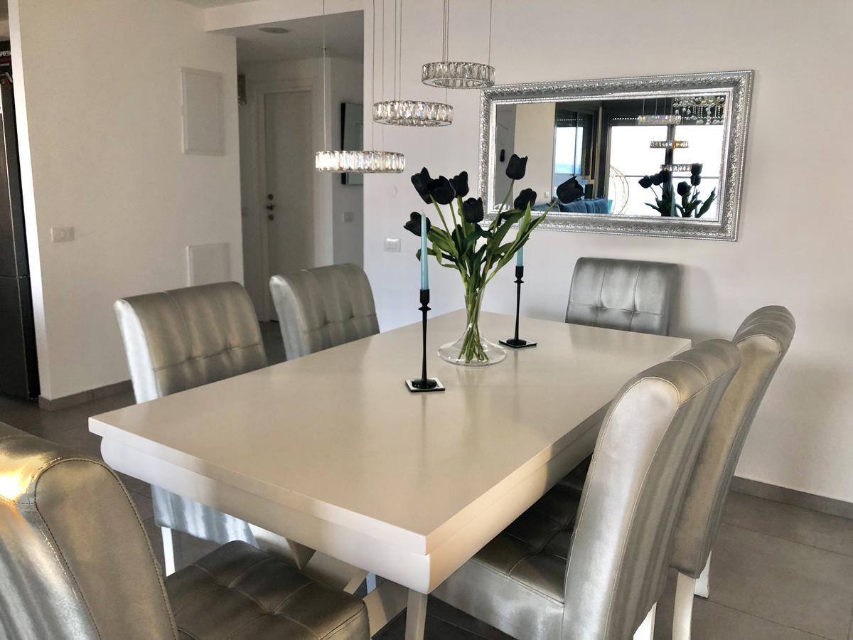 Panorama Apartment " City Garden " 바트얌 외부 사진